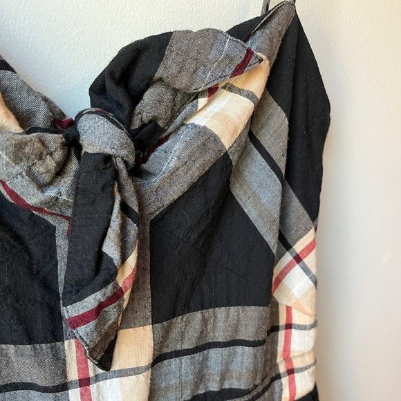 🏷️ 2/$20 Club Monaco Plaid Tie Front Romper - Picture 10 of 13